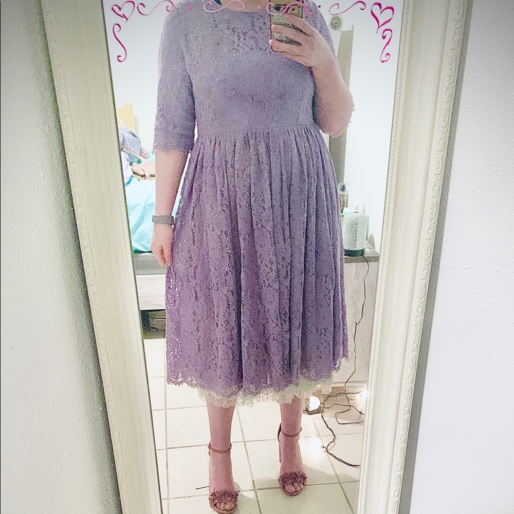 Charming in lace dress💜